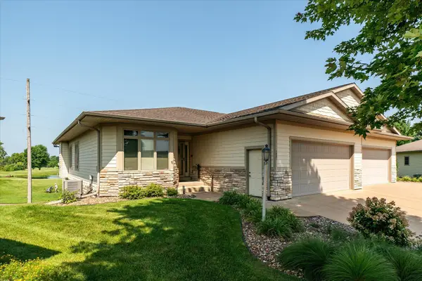 1251 Bentgrass Ct, Onalaska, WI 54650