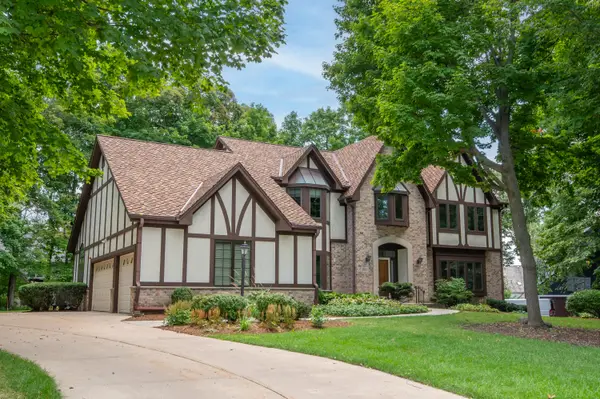 3820 Charter Point Ct, Brookfield, WI 53045