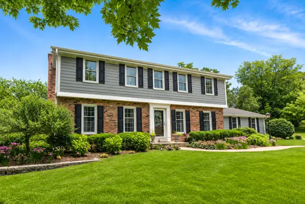 16725 Mary Cliff Ct, Brookfield, WI 53005