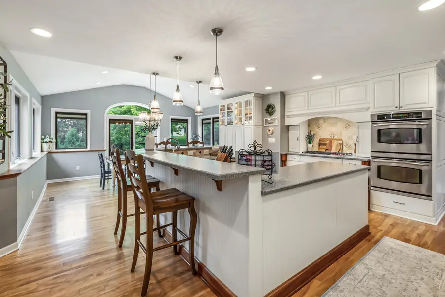 16725 Mary Cliff Ct, Brookfield, WI 53005 - #3