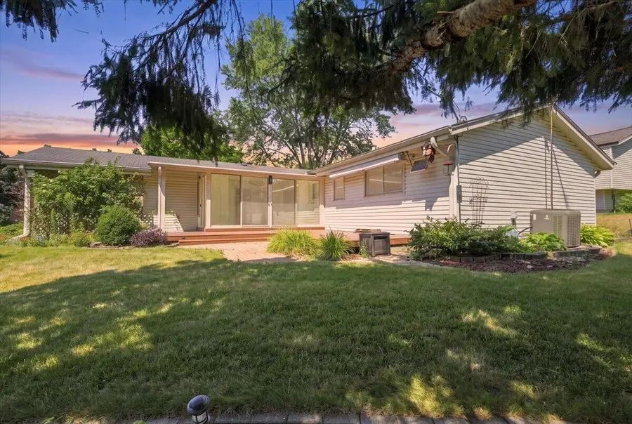 8150 S 58th St, Franklin, WI 53132 - #2