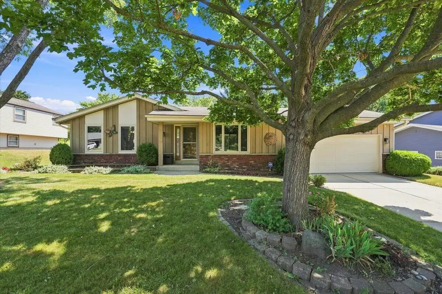 8150 S 58th St, Franklin, WI 53132 - #3