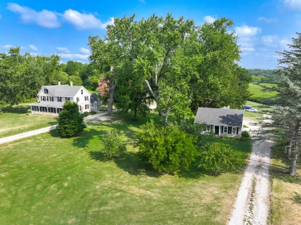5254 Warren Rd, Lyons, WI 53105