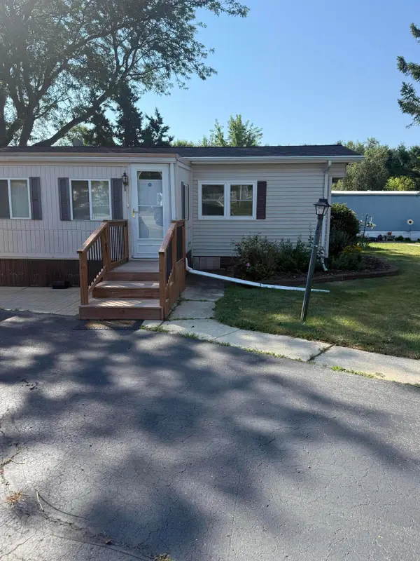 1463 Sunrise Trl, Lyons, WI 53105
