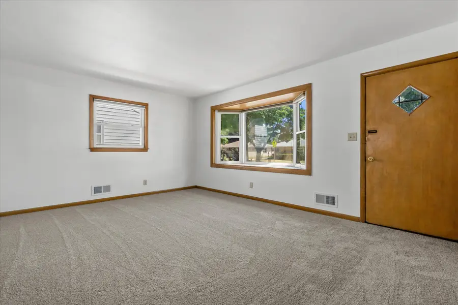 6426 W Wilbur Ave, Milwaukee, WI 53220 - #2