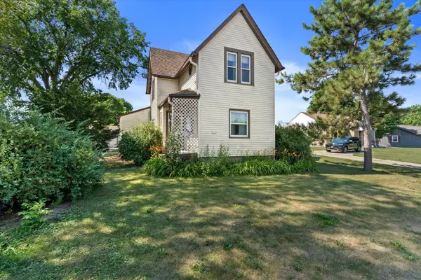 1111 W Oakwood Rd, Oak Creek, WI 53154
