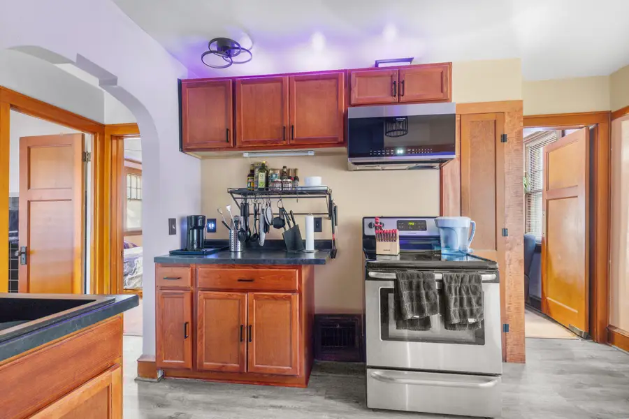 2827 N 51st St, Milwaukee, WI 53210 - #3