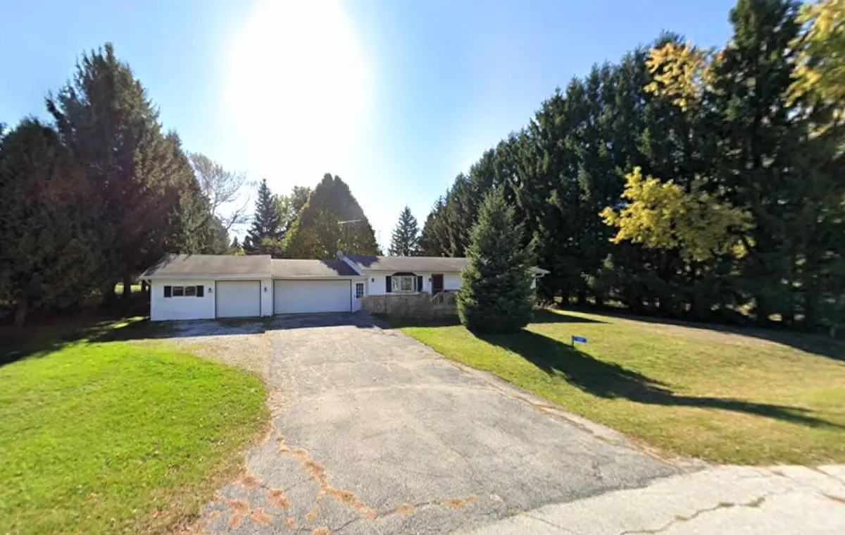 1101 Mallard Ln, Kossuth, WI 54220 - #1