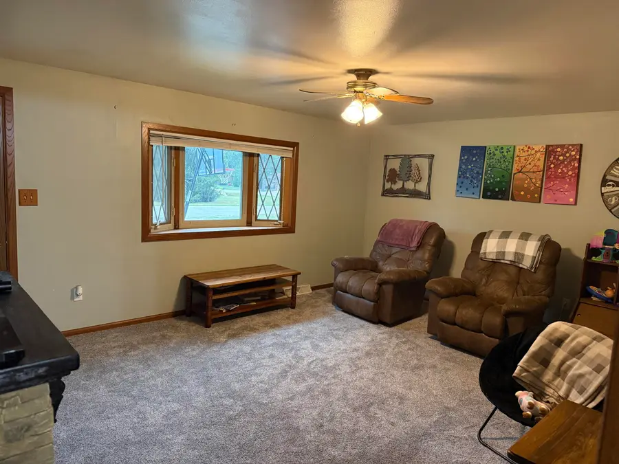 1101 Mallard Ln, Kossuth, WI 54220 - #2