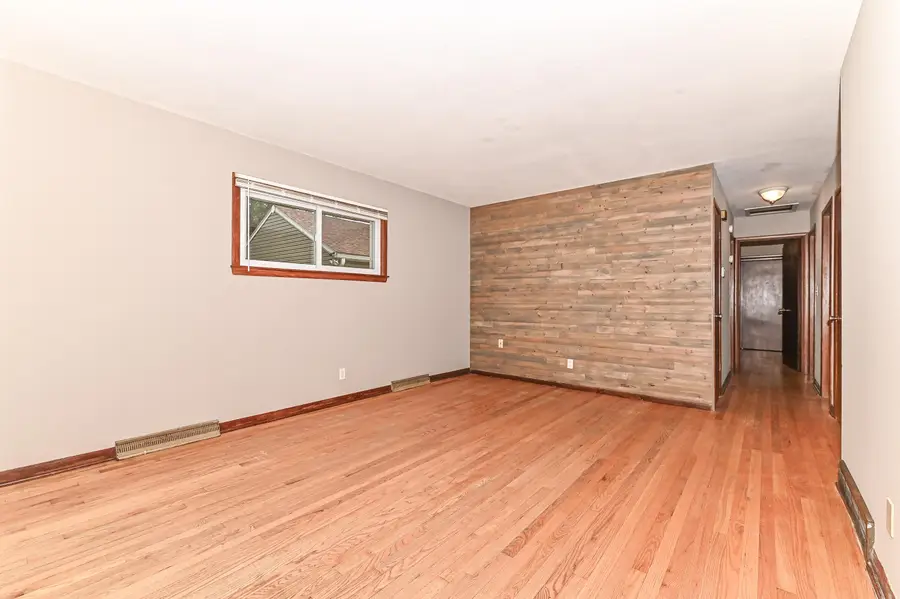 3746 S 92nd St, Milwaukee, WI 53228 - #2