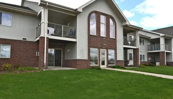 W1060 Marietta Ave, Ixonia, WI 53036
