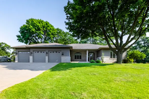 1025 Canary Ln, Onalaska, WI 54650
