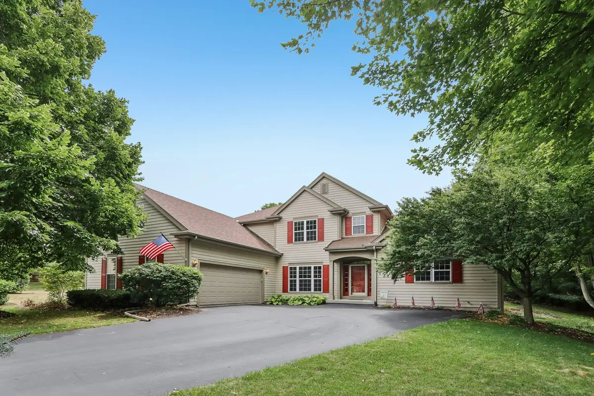 749 Prestwick Ct, Oconomowoc, WI 53066 - #1
