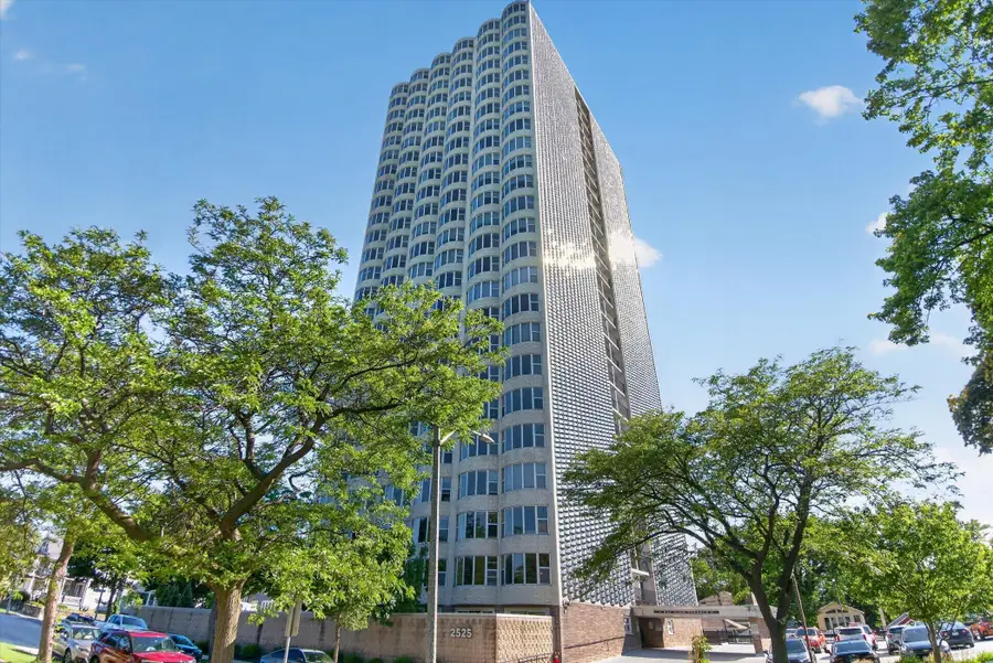 2525 S Shore Dr, Milwaukee, WI 53207 - #2