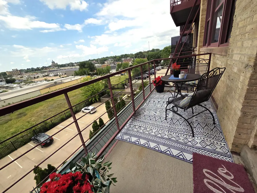 215 W Maple St, Milwaukee, WI 53204 - #2