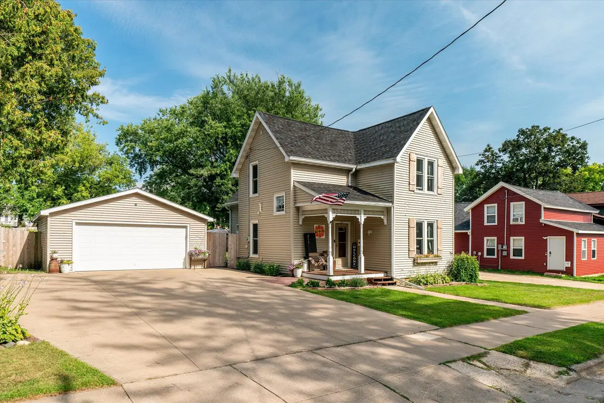 211 Ramsland St, Westby, WI 54667 - #1