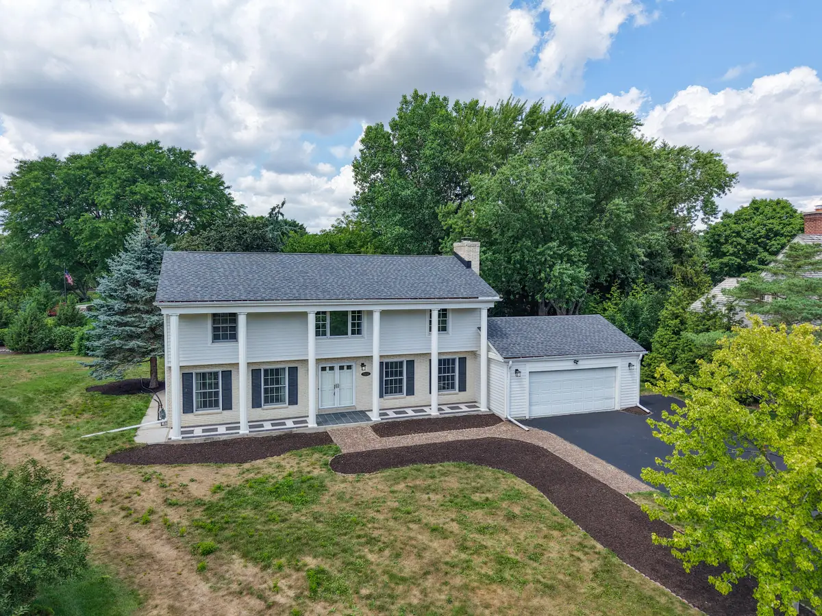 15200 Briaridge Ct, Elm Grove, WI 53122 - #1