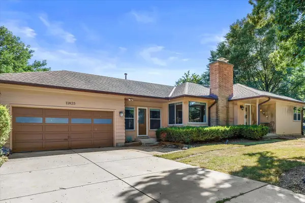 11825 W Elmhurst Pkwy, Wauwatosa, WI 53226