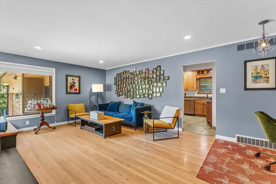 11825 W Elmhurst Pkwy, Wauwatosa, WI 53226 - #3