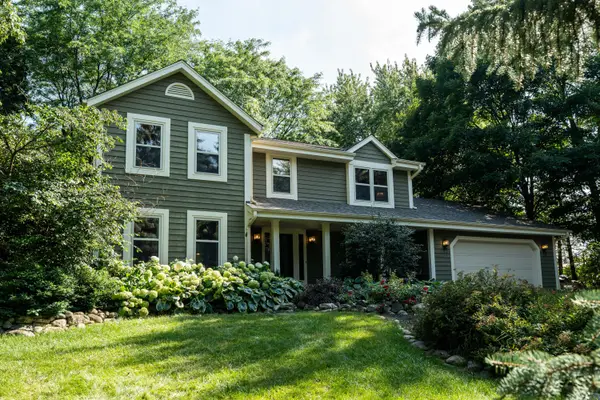 S24W27029 Apache Pass, Waukesha, WI 53188