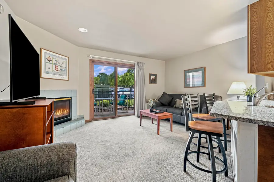 111 Center St, Lake Geneva, WI 53147 - #2