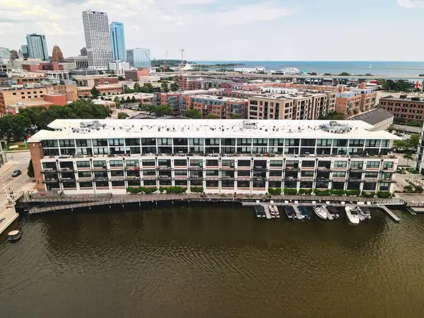 311 E Erie St, Milwaukee, WI 53202