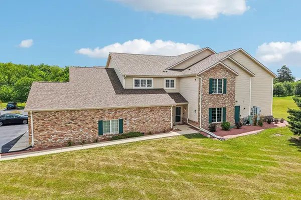 4575 S 124th St, New Berlin, WI 53151