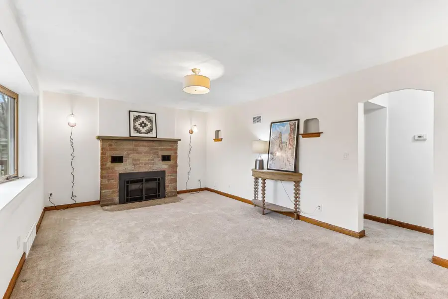 4260 N 93rd St, Wauwatosa, WI 53222 - #2