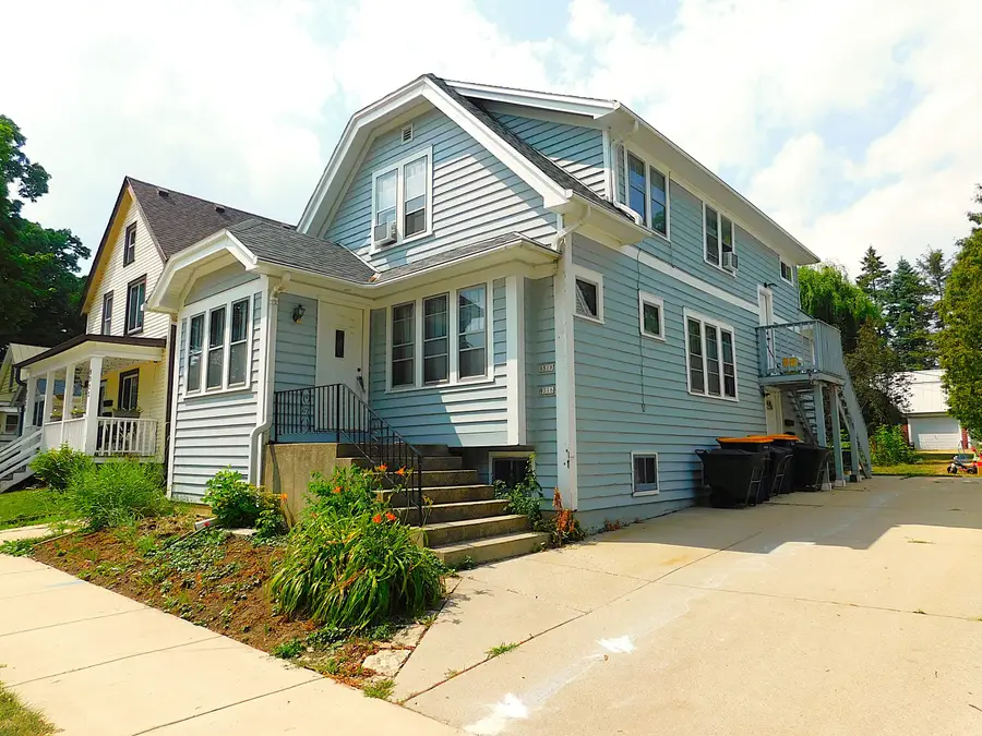 9316 W Mitchell St, West Allis, WI 53214 - #2