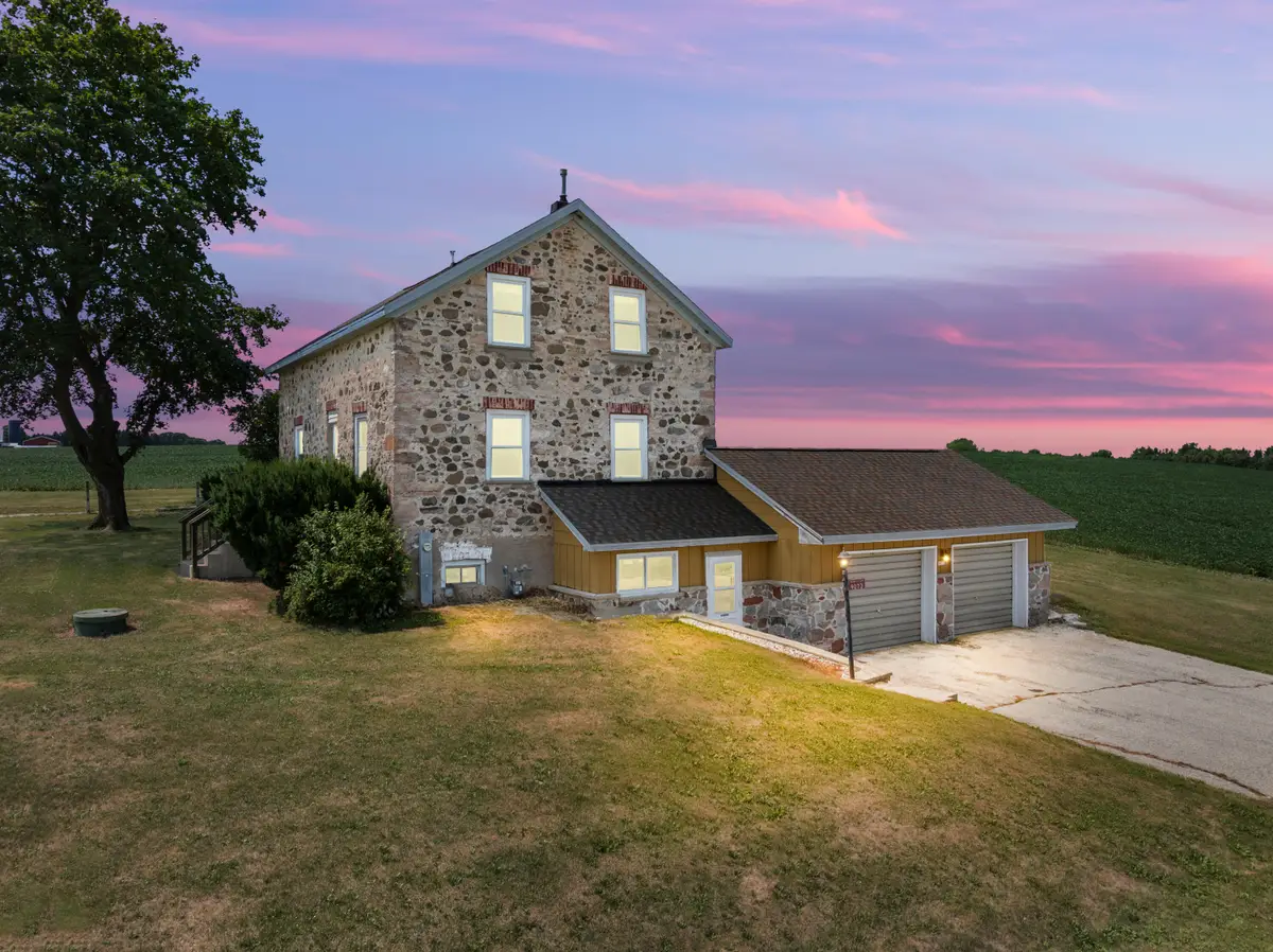 9073 Boltonville Rd, Farmington, WI 53040 - #1
