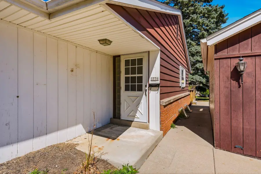 3736 S Sunset Dr, Milwaukee, WI 53220 - #2