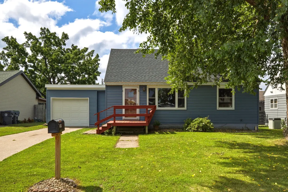 2914 Robinsdale Ave, La Crosse, WI 54601 - #1
