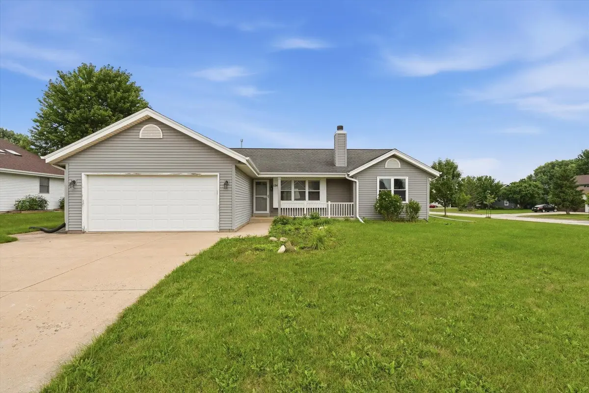124 Small Farm Rd, Mukwonago, WI 53149 - #1