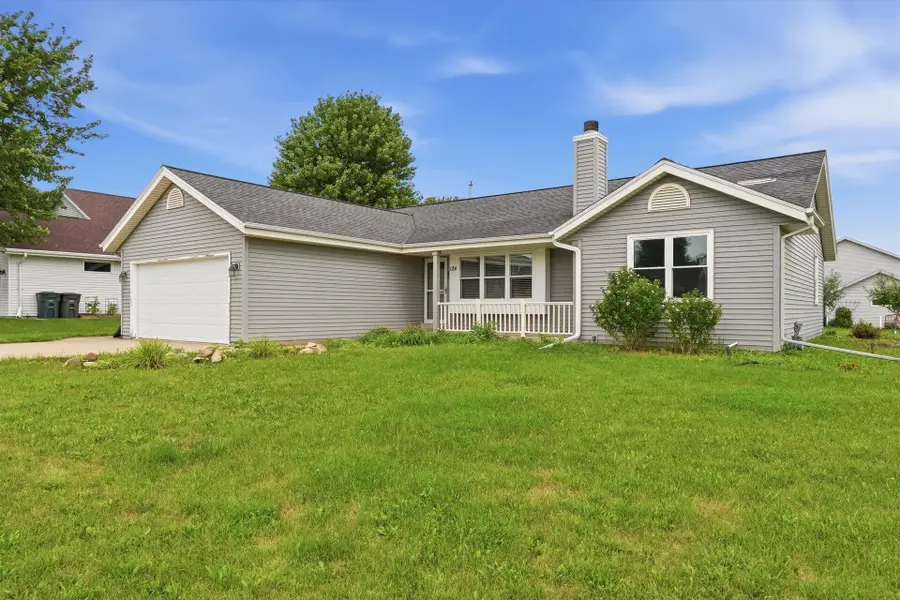 124 Small Farm Rd, Mukwonago, WI 53149 - #2
