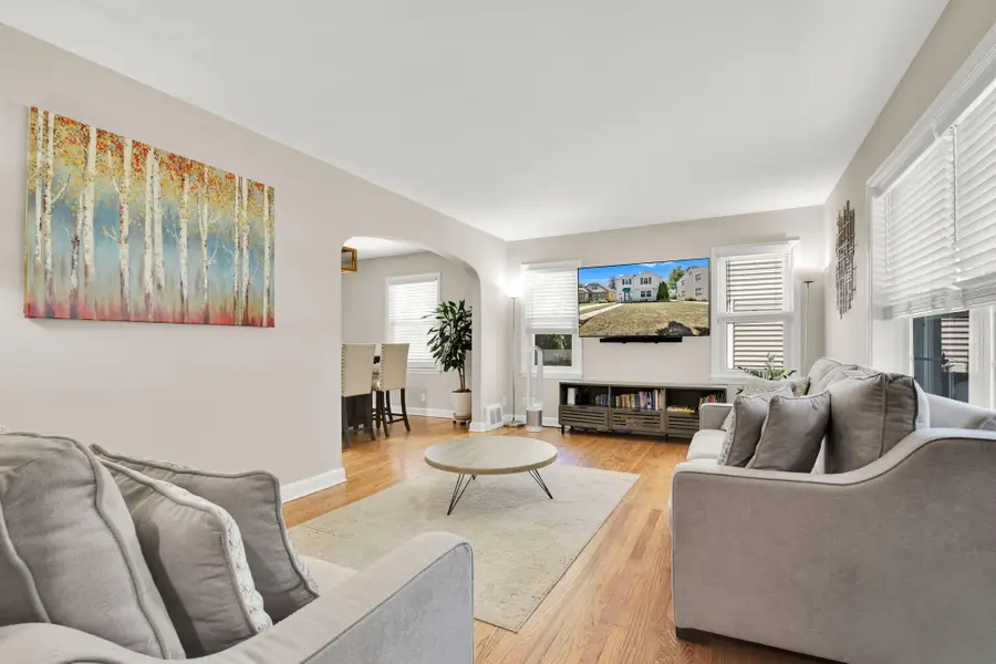 1019 Glenview Ave, Wauwatosa, WI 53213 - #3