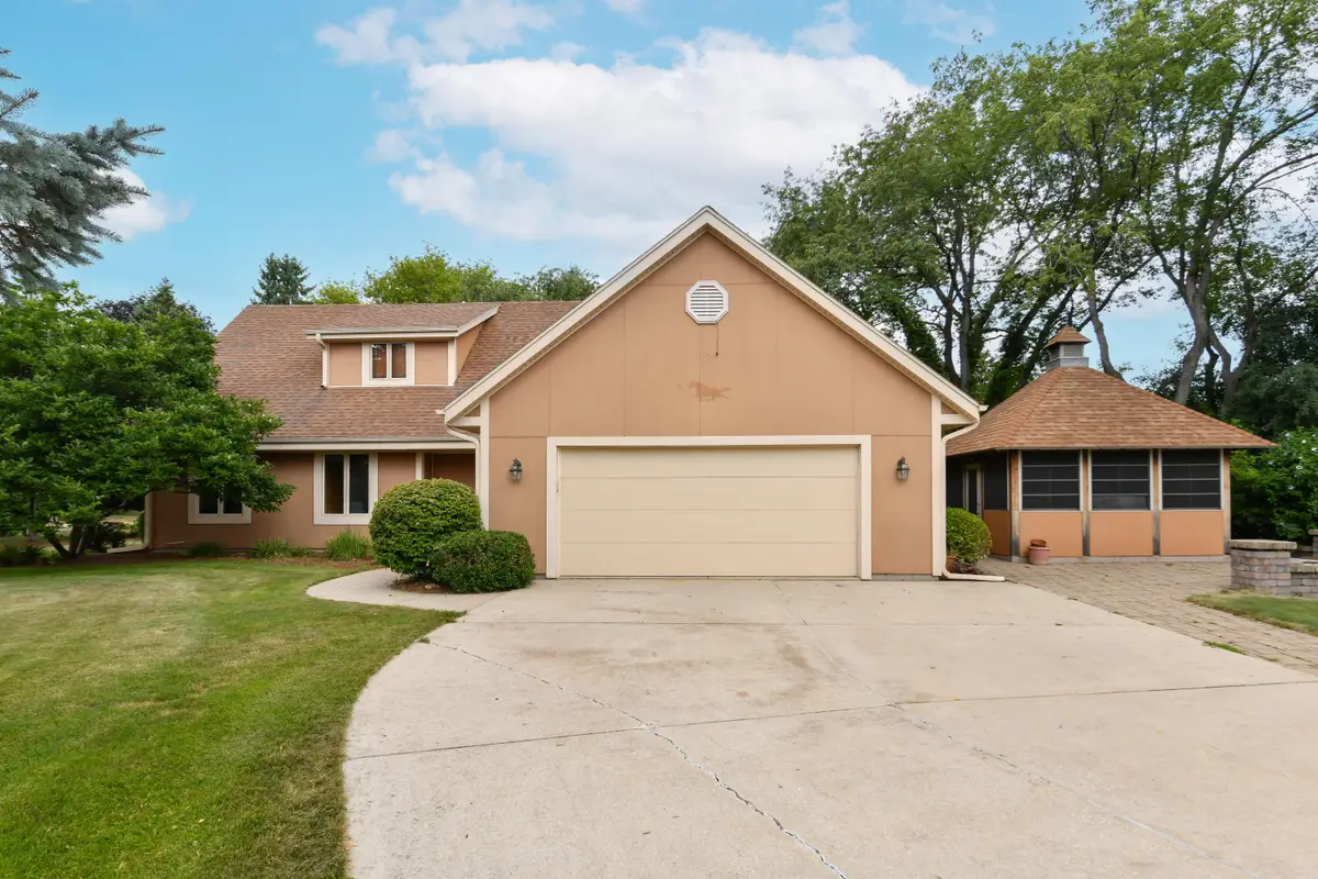W270N6983 Woodland Oaks Dr, Lisbon, WI 53089 - #1