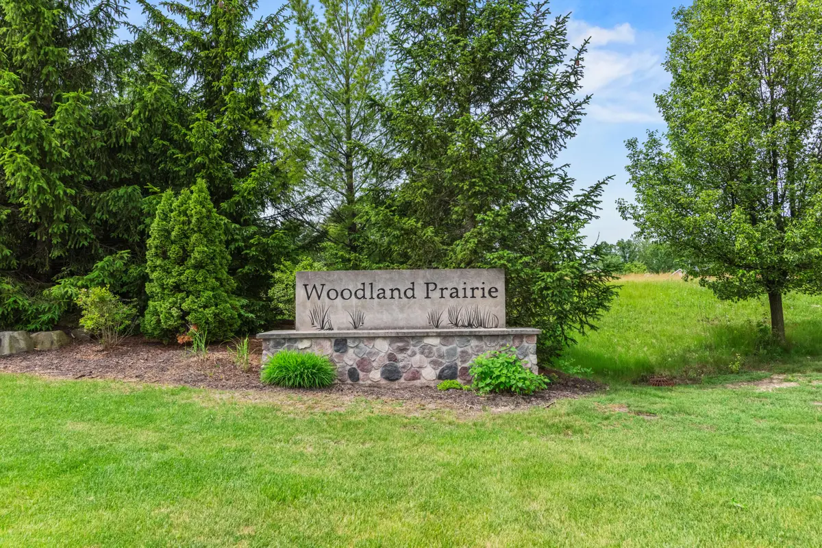 6751 S Prairiewood Ln, Franklin, WI 53132 - #1