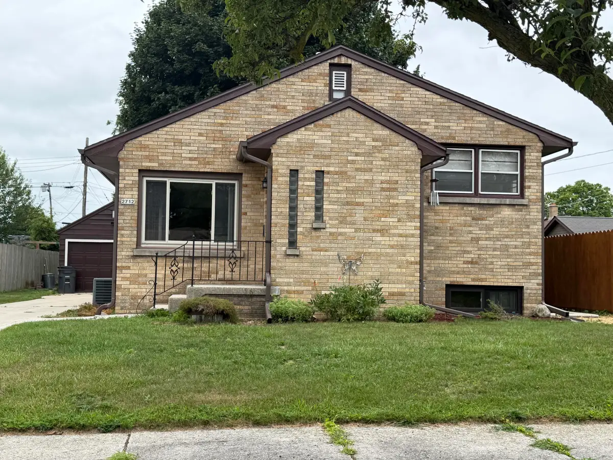 2712 S 10th St, Sheboygan, WI 53081 - #1