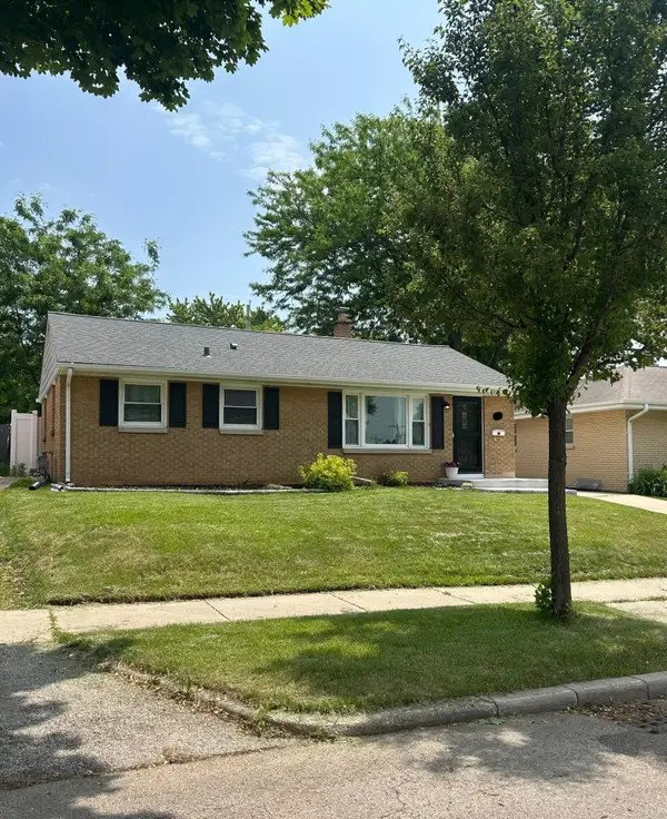 4454 S 1st St, Milwaukee, WI 53207
