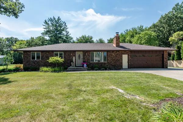 895 School St, Salem Lakes, WI 53170