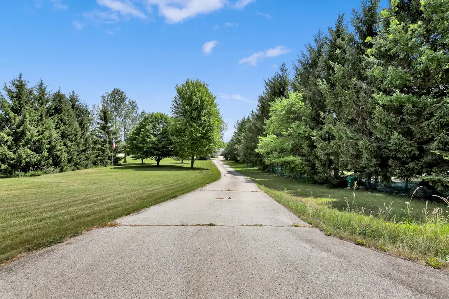 6497 Sky Ct, West Bend, WI 53095 - #3