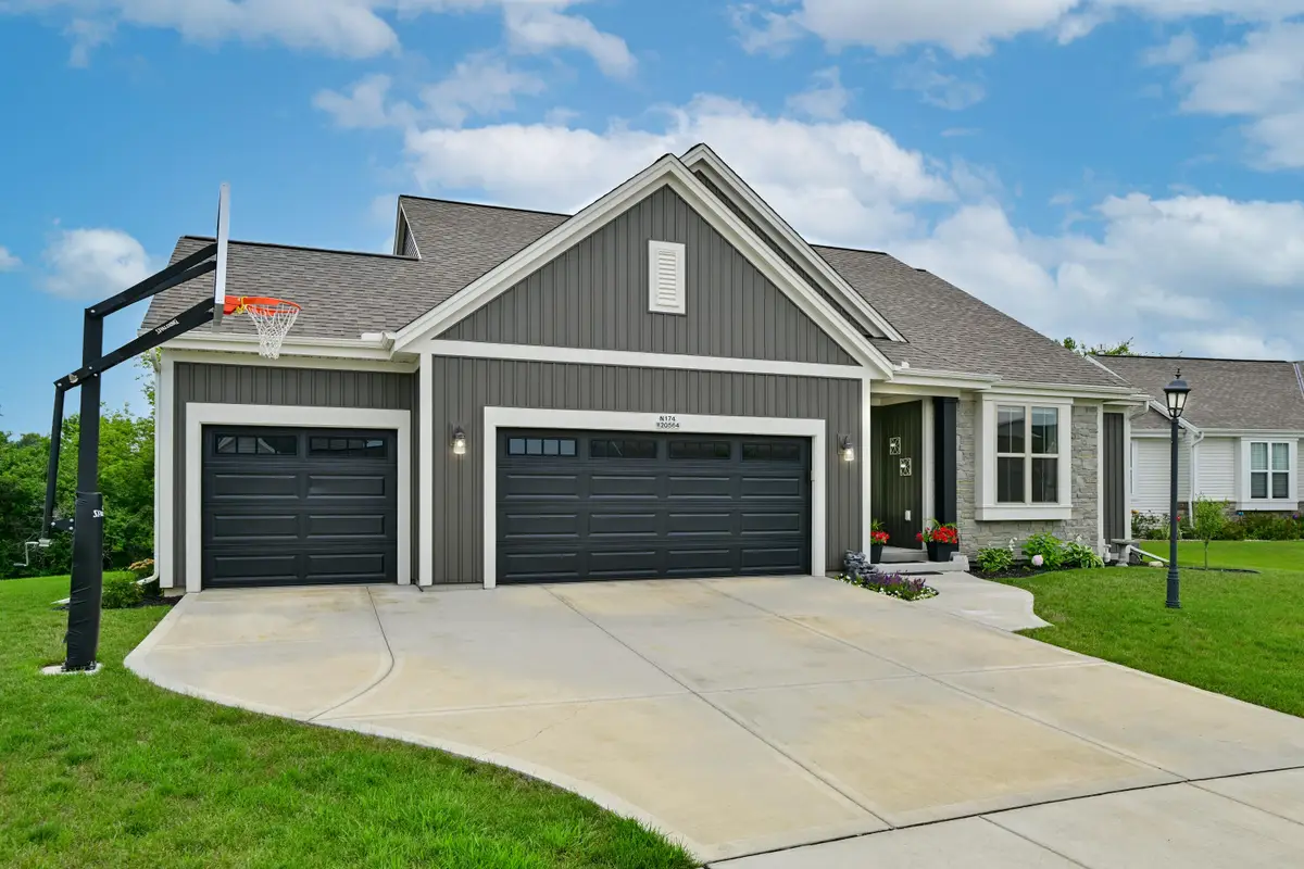 N174W20564 Laurel Springs Cir, Jackson, WI 53037 - #1
