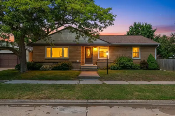 2012 34th St, Two Rivers, WI 54241