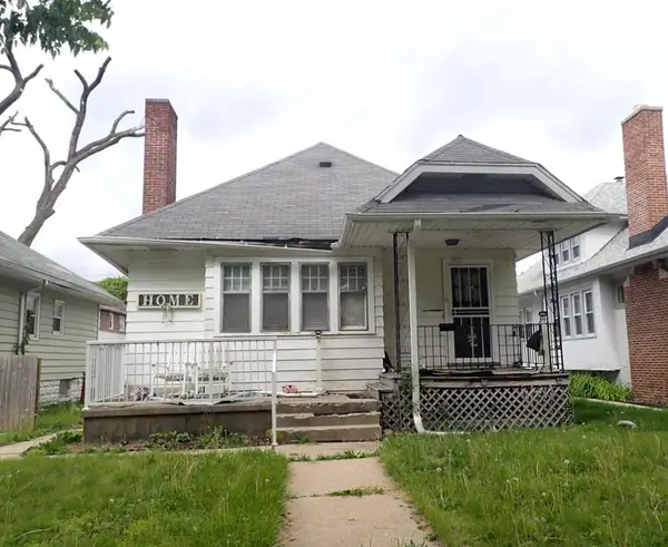 2931 N 39th St, Milwaukee, WI 53210