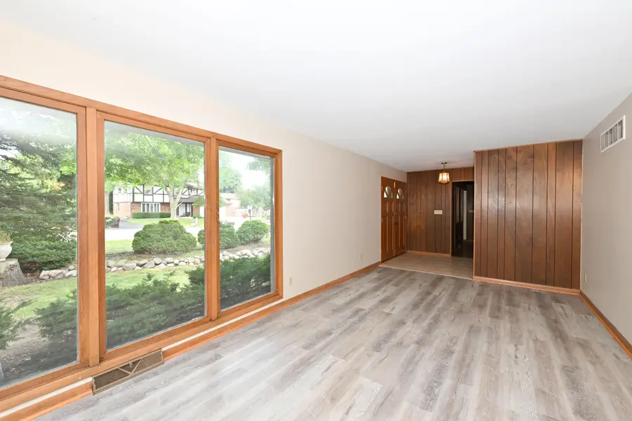 3660 S Joseph Rd, New Berlin, WI 53151 - #3
