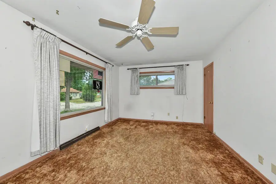 8651 W Crossfield Ave, Milwaukee, WI 53225 - #3