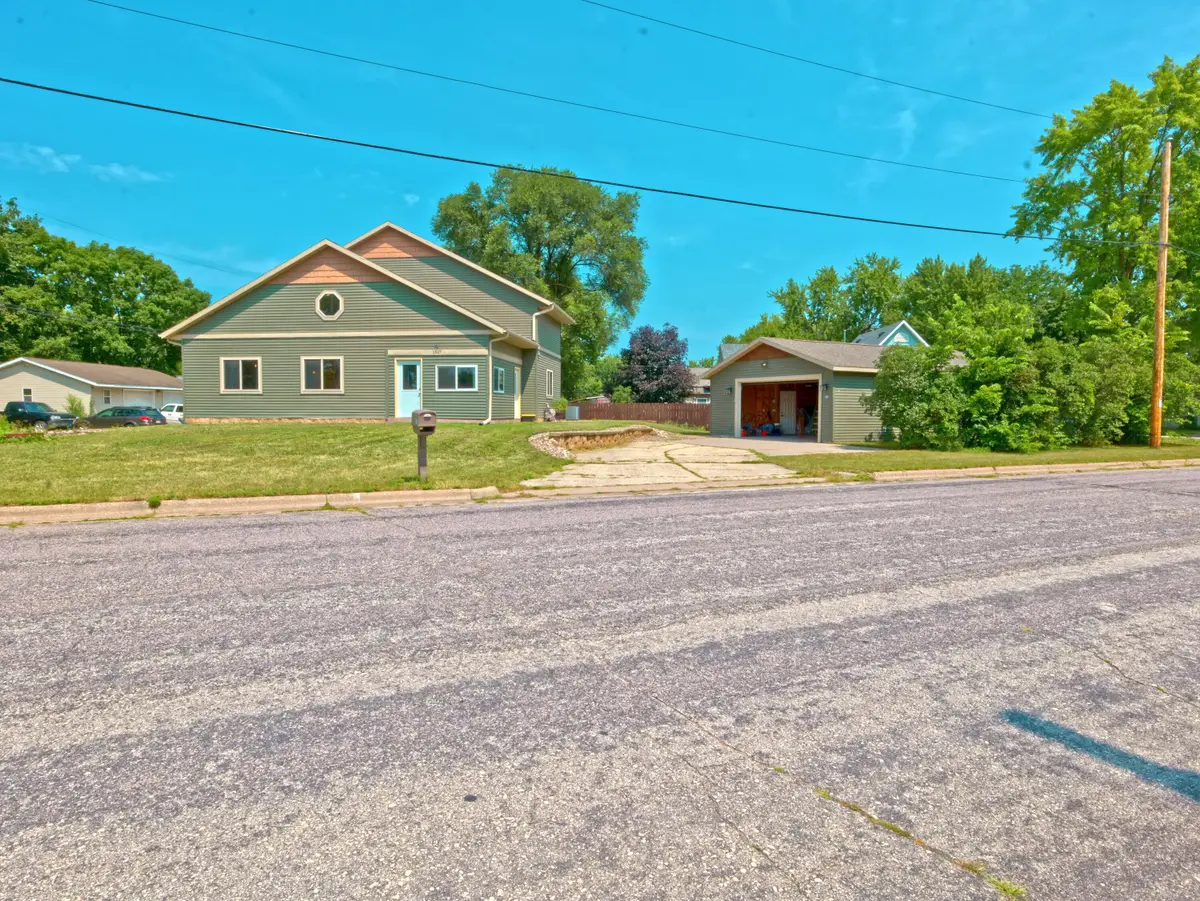 1627 N Salem Rd, La Crosse, WI 54603 - #1