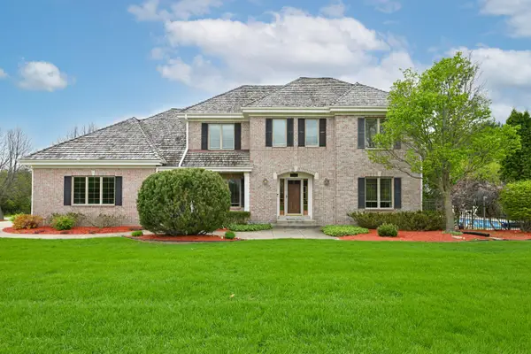 17155 Vanderbilt St, Brookfield, WI 53005