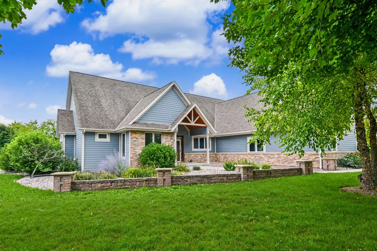 2635 Sunset Rd, Port Washington, WI 53074 - #1