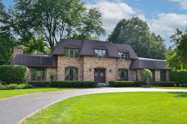 16015 Mark Dr, Brookfield, WI 53005
